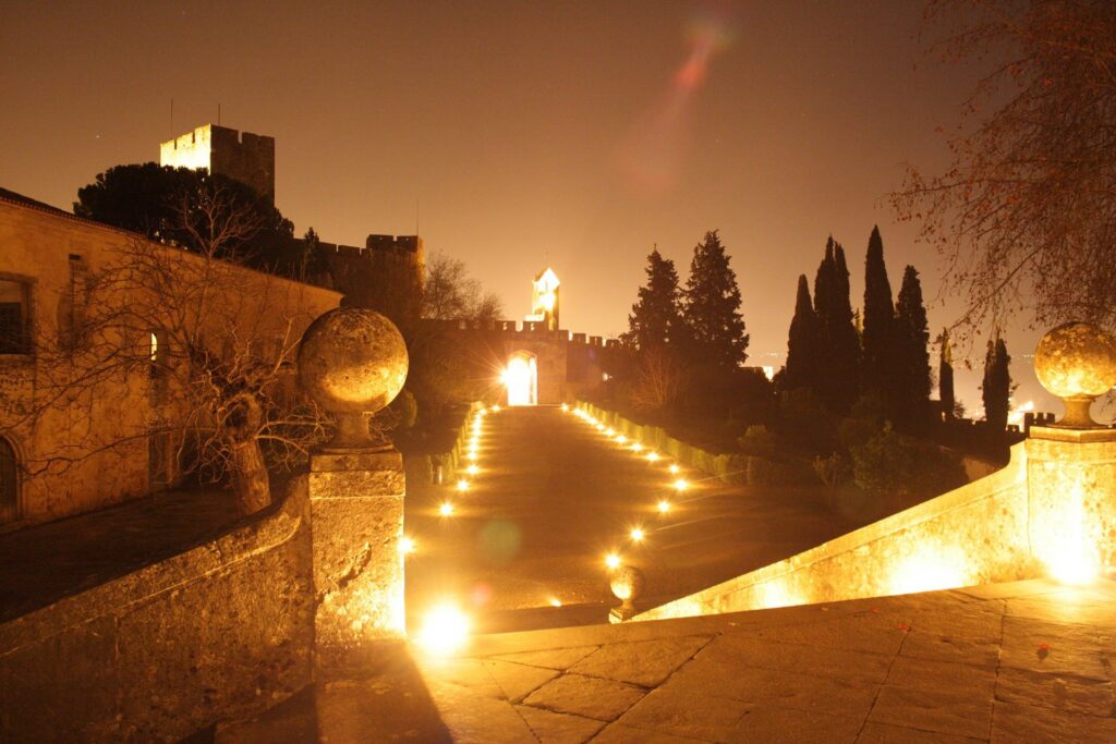 Castle of Tomar: Exploring the Castle of Tomar: A Testament to Templar Heritage — Quando foi construído o Castelo de Tomar? — with o...