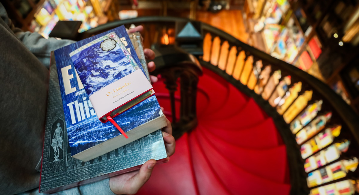 Livraria Lello: Why is Livraria Lello So Famous? A Journey Through its Marvels — Porque é que a Livraria Lello é tão famosa? — wit...
