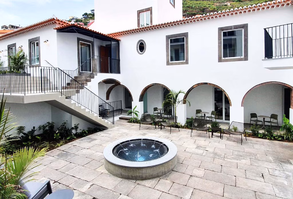 Pestana Fisherman Village